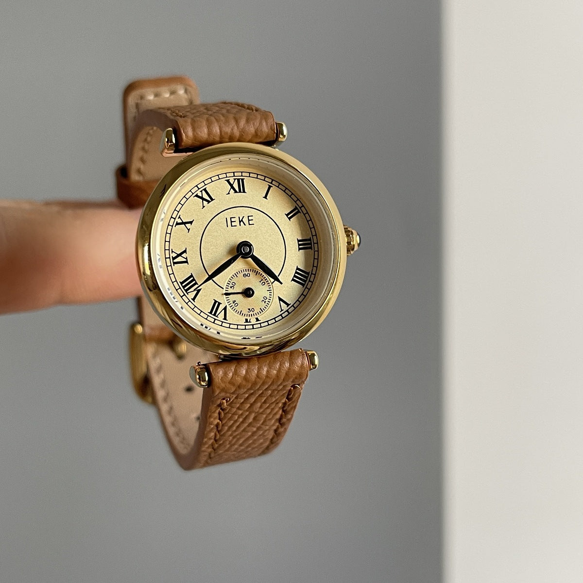 Women's Watch Exquisite High-grade Gold Steel Strap Watch