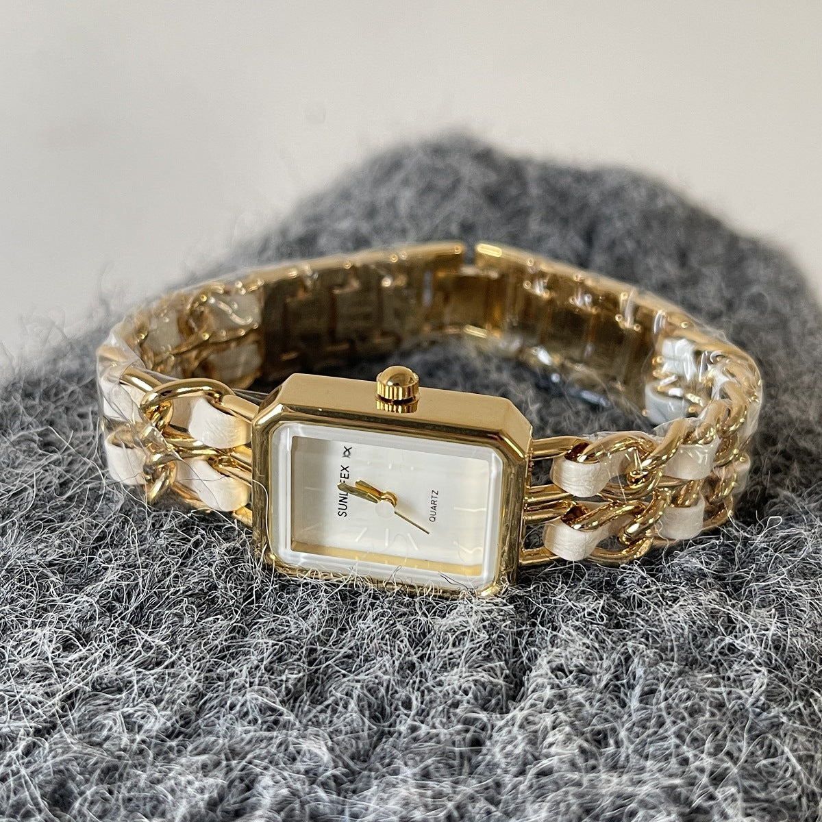 Women's Watch Exquisite High-grade Gold Steel Strap Watch